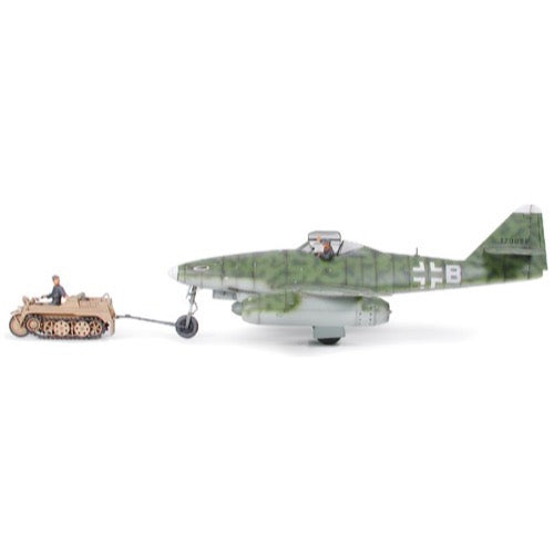 Tamiya 25215 1/48 Messerschmitt ME262 A-2A with Kettenkraftrad