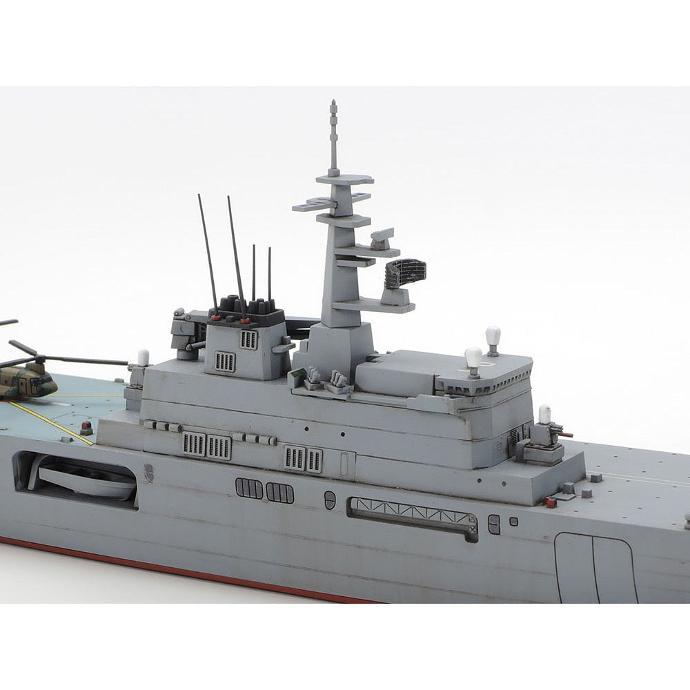 Tamiya 31003 1/700 Waterline JMSDF LST-4001 Ohsumi