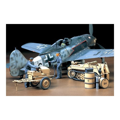 Tamiya 32533 1/48 Aircraft Power Supply Unit and Kettenkraftrad