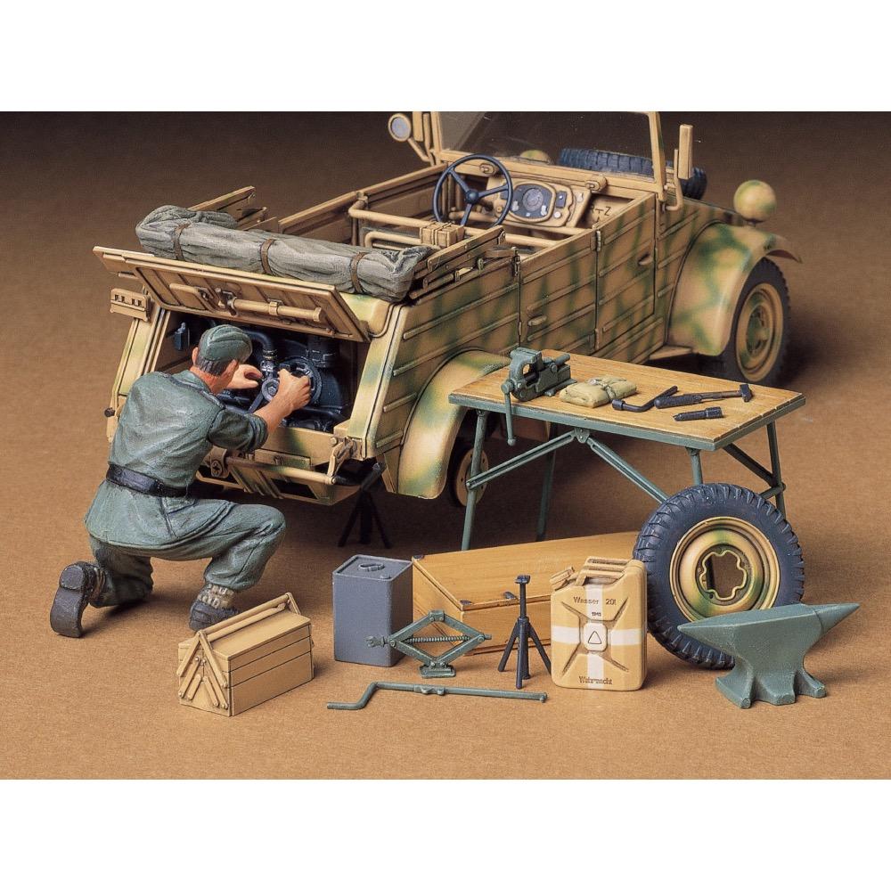 Tamiya 35220 1/35 German Kuebelwagen Engine Maintenance Set Plastic Model Kit
