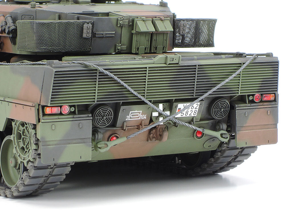 Tamiya 35271 1/35 German Leopard 2 A6 Main Battle Tank