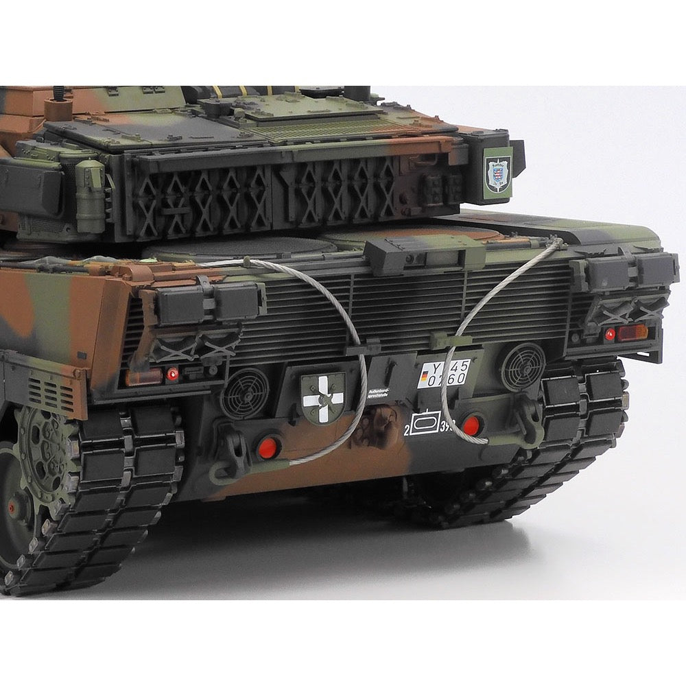 Tamiya 56047 1/16 Leopard 2 A7V German Main Battle Tank Full-Option RC Tank Kit