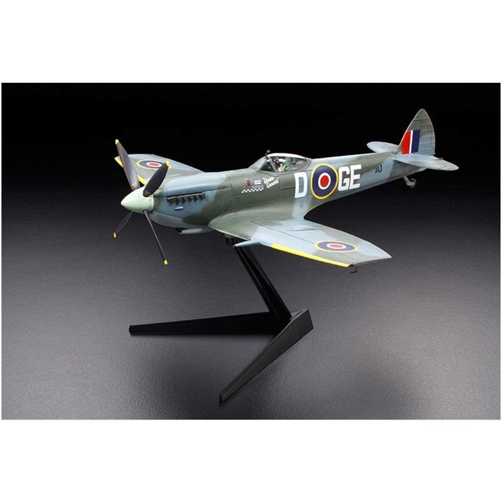 Tamiya 60321 1/32 Supermarine Spitfire Mk.XVIe