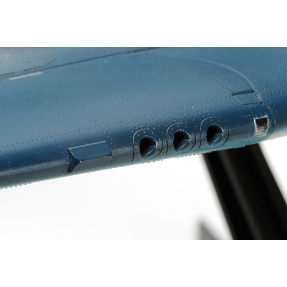 Tamiya 60325 1/32 Vought F4U-1A Corsair