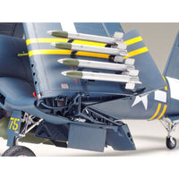 Tamiya 60327 1/32 F4U-1D Corsair