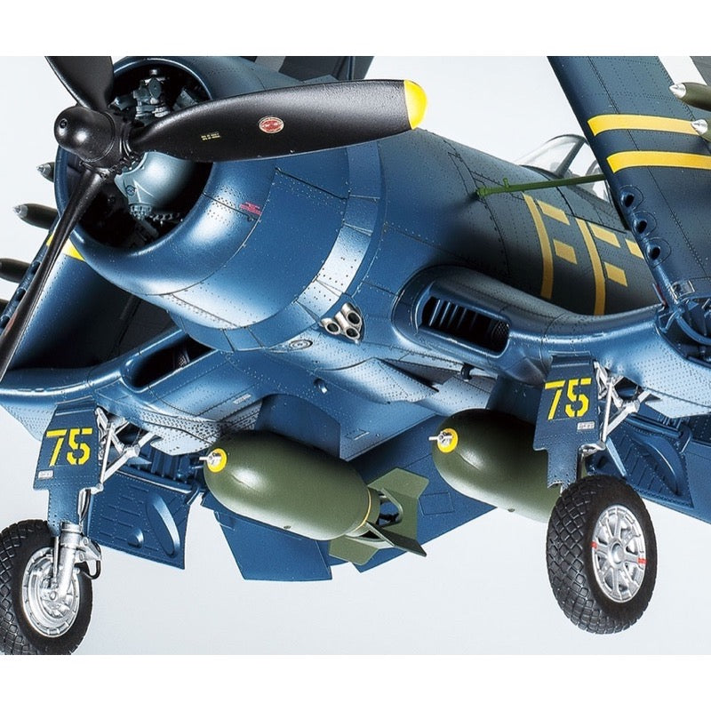 Tamiya 60327 1/32 F4U-1D Corsair
