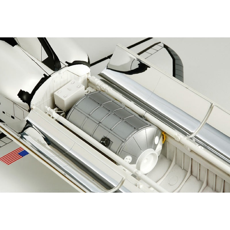 Tamiya 60402 1/100 Space Shuttle Atlantis