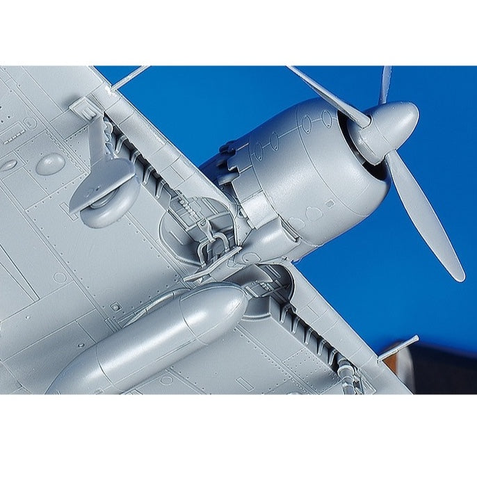 Tamiya 60779 1/72 A6M5 Type 21 Zero Fighter (Zeke)