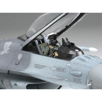Tamiya 61098 1/48 F-16CJ Fighting Falcon