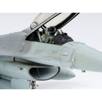 Tamiya 61101 1/48 Lockheed Martin F-16C (Block 25/32)