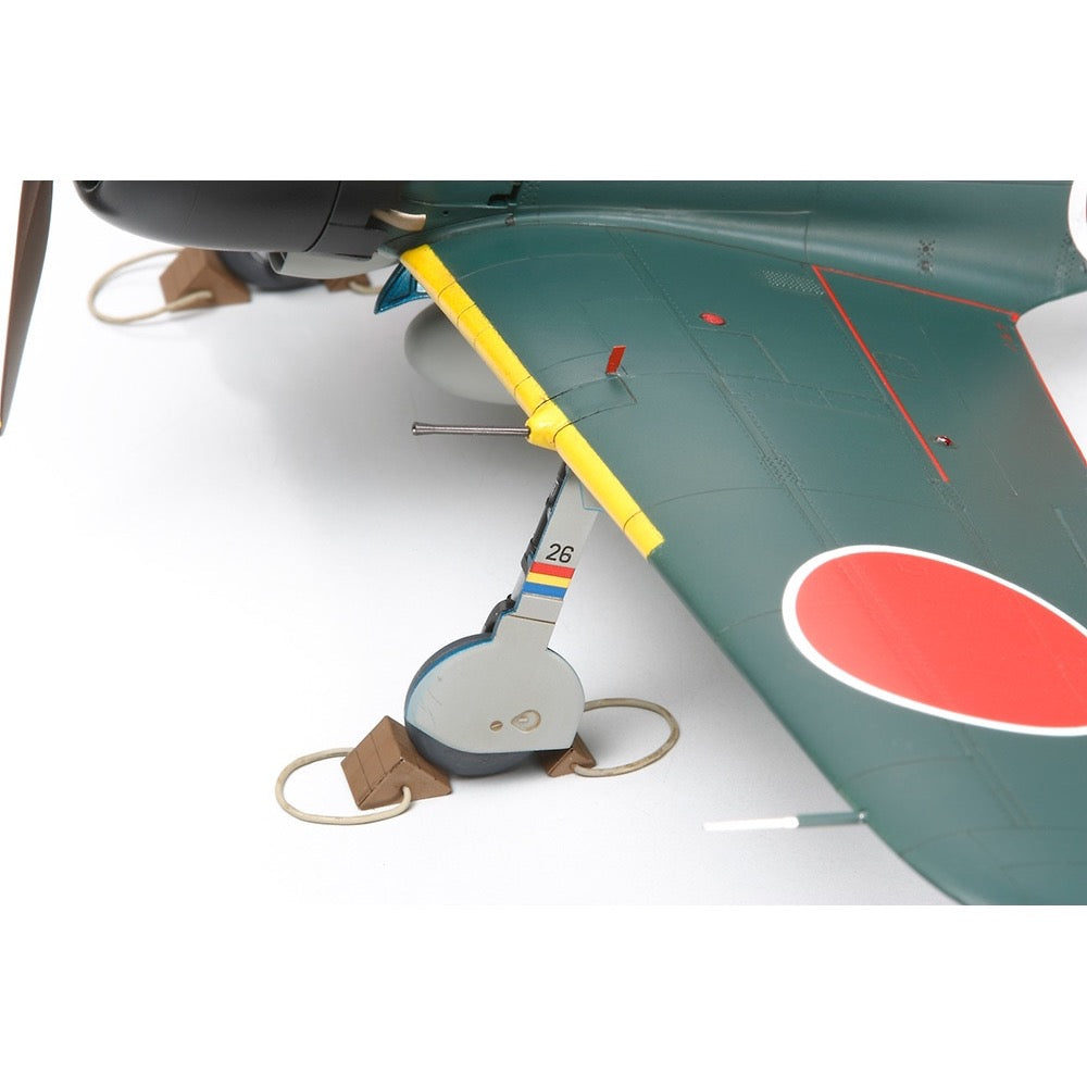 Tamiya 61103 1/48 A6M5 Zero Fighter (Zeke) with Figures