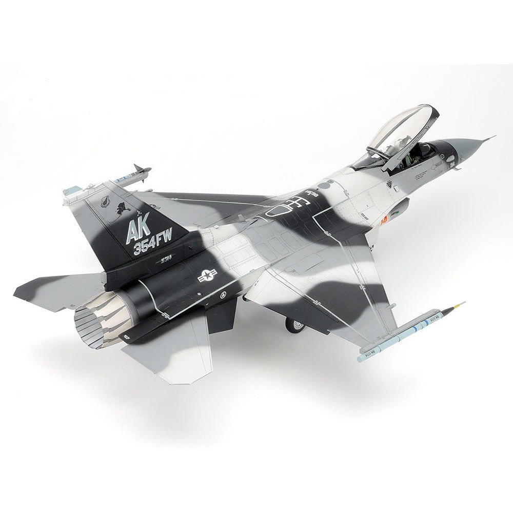 Tamiya 61106 1/48 F-16C/N Aggressor