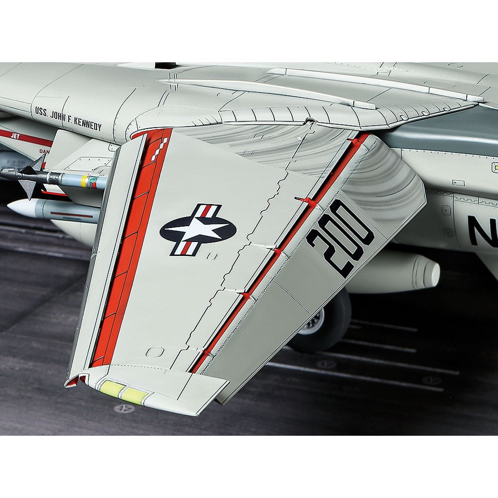 Tamiya 61122 1/48 Grumman F-14A Tomcat Late Model Carrier Launch Set