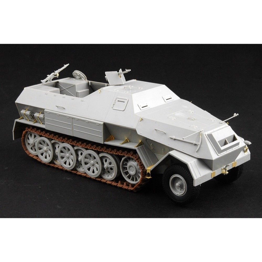 Trumpeter 1/35 Sd.Kfz.8 Gepanzerte 12t Model Kit