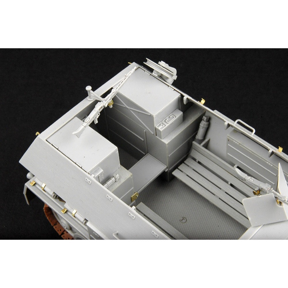 Trumpeter 1/35 Sd.Kfz.8 Gepanzerte 12t Model Kit