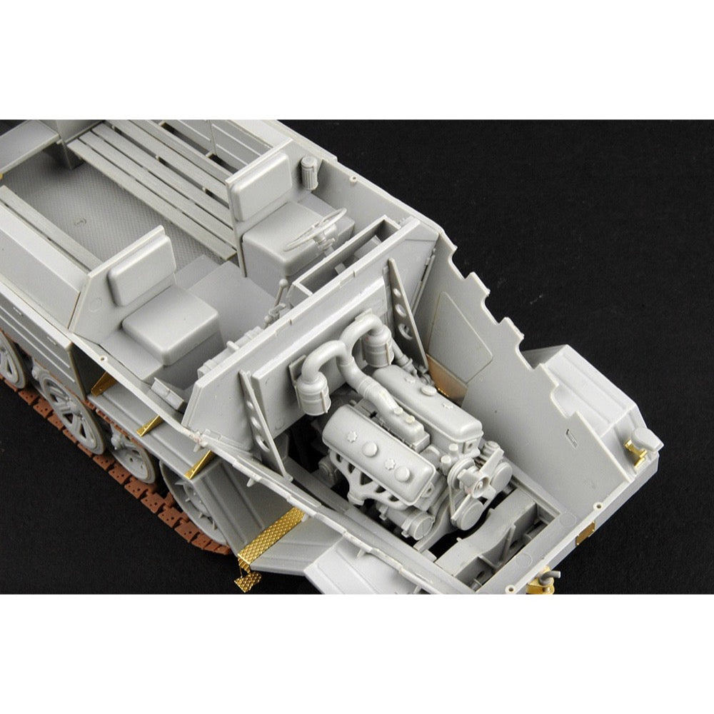 Trumpeter 1/35 Sd.Kfz.8 Gepanzerte 12t Model Kit