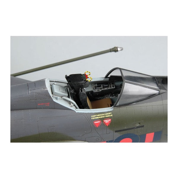 Trumpeter 02281 1/32 Aircraft - English Electric (BAC) Lightning F.2A/F6