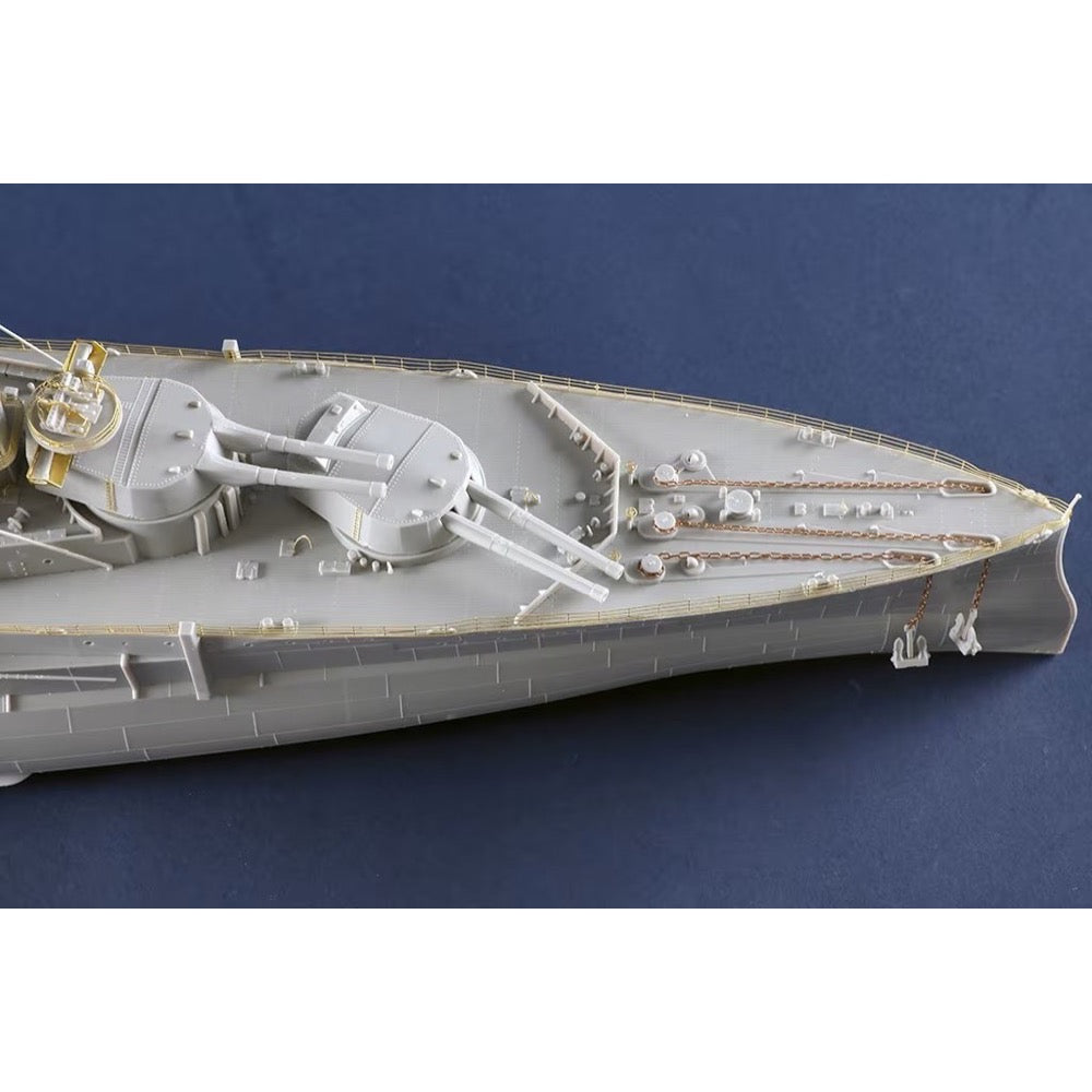 Trumpeter 1/350 HMS Resolution