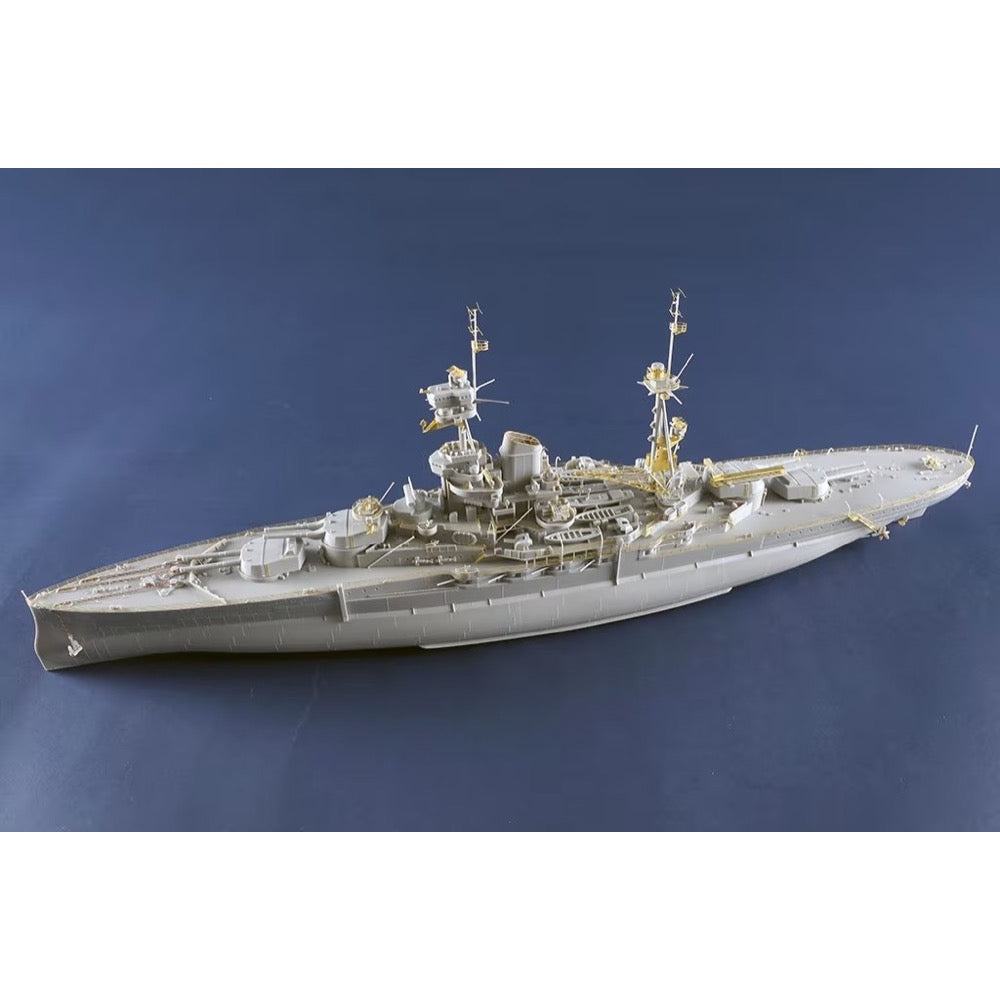 Trumpeter 1/350 HMS Resolution
