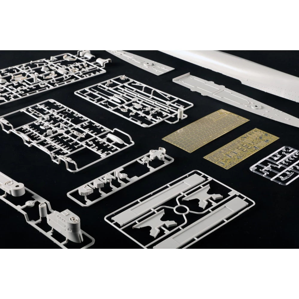 Trumpeter 1/350 Italian Heavy Cruiser Pola Plastic Model Kit