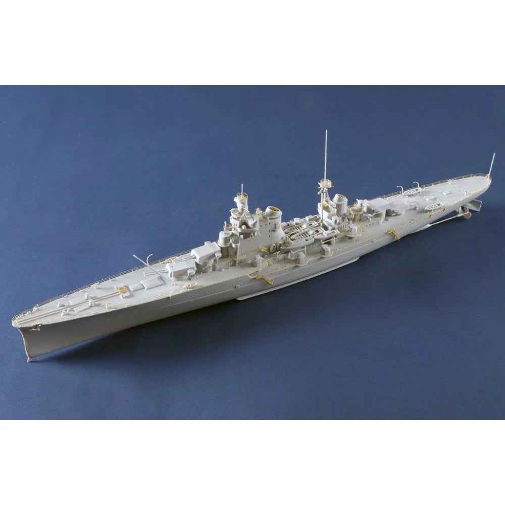 Trumpeter 1/350 Italian Heavy Cruiser Pola Plastic Model Kit