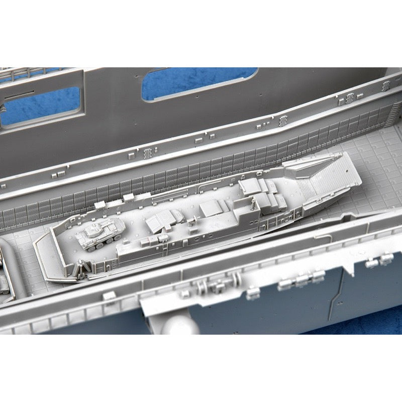 Trumpeter 05611 1/350 USS Wasp LHD-1