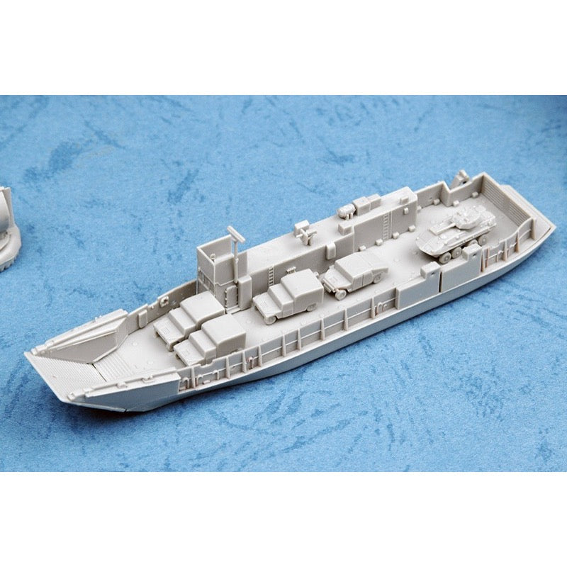 Trumpeter 05611 1/350 USS Wasp LHD-1