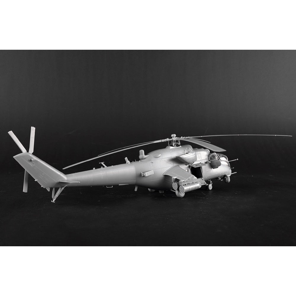 Trumpeter 05830 1/48 Russian Mi-35M Hind-E