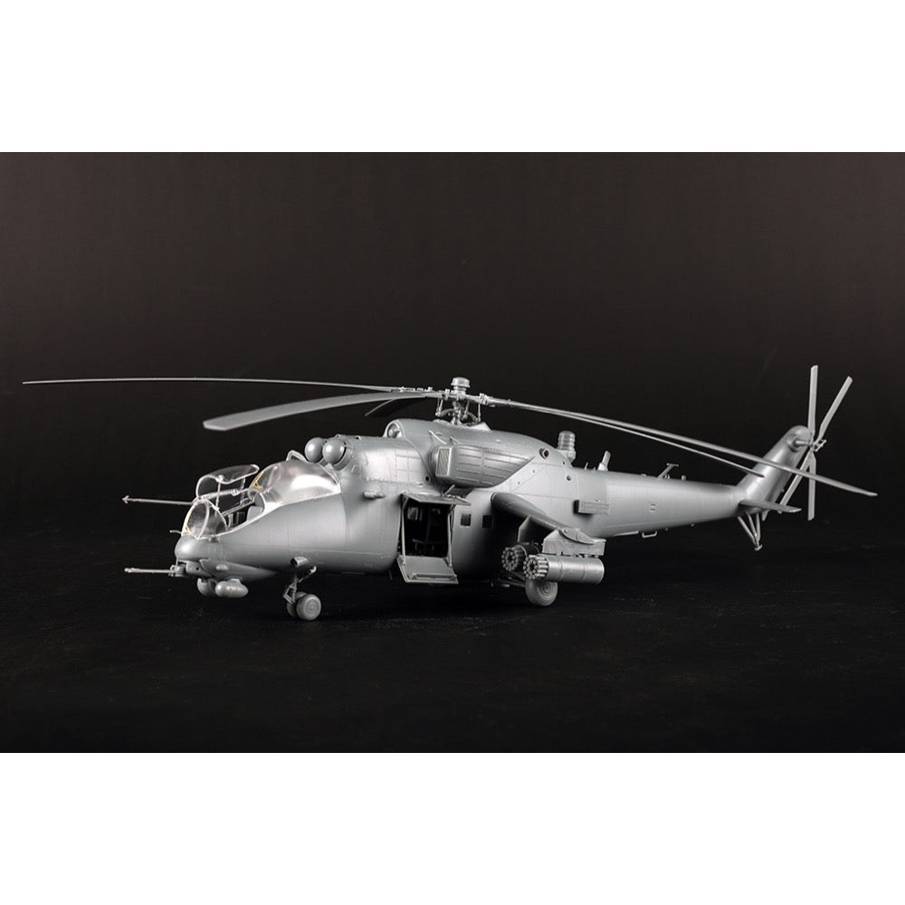 Trumpeter 05830 1/48 Russian Mi-35M Hind-E