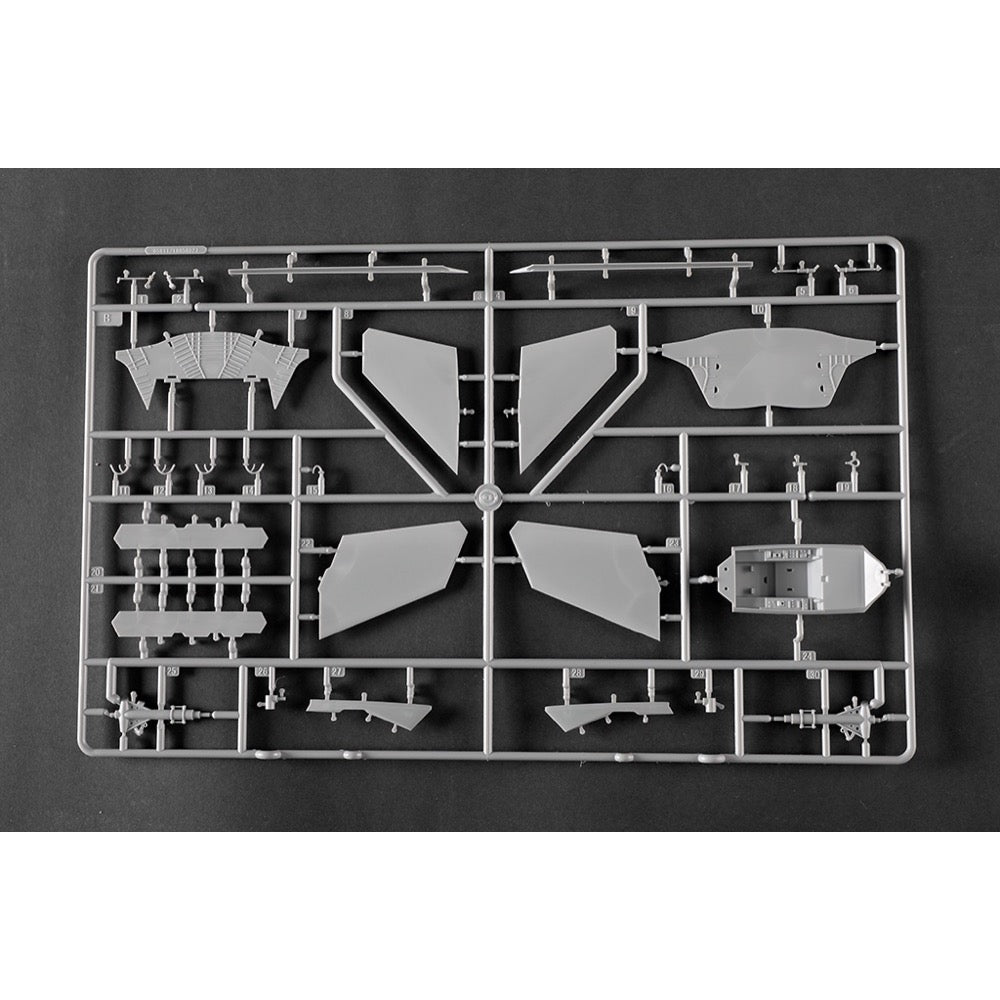 Trumpeter 1/48 Chinese J-20S Mighty Dragon Plastic Model Kit