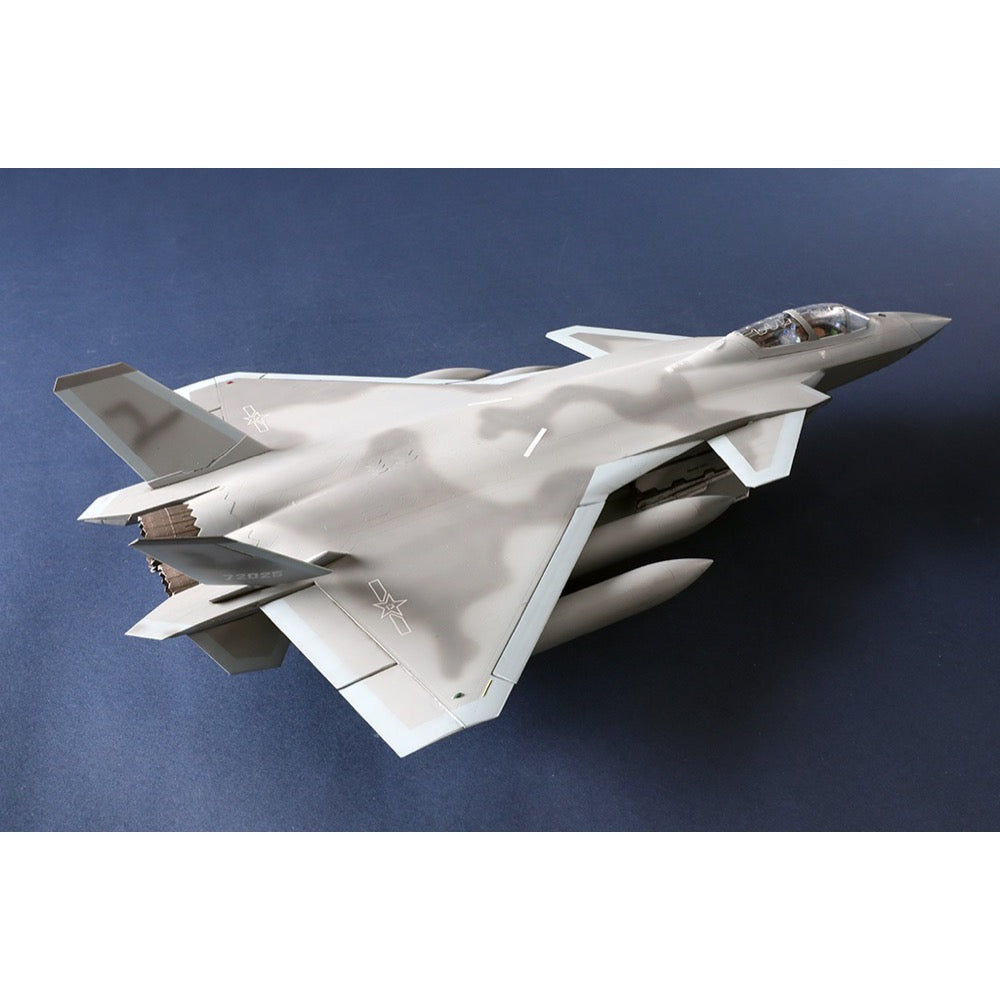 Trumpeter 1/48 Chinese J-20S Mighty Dragon Plastic Model Kit