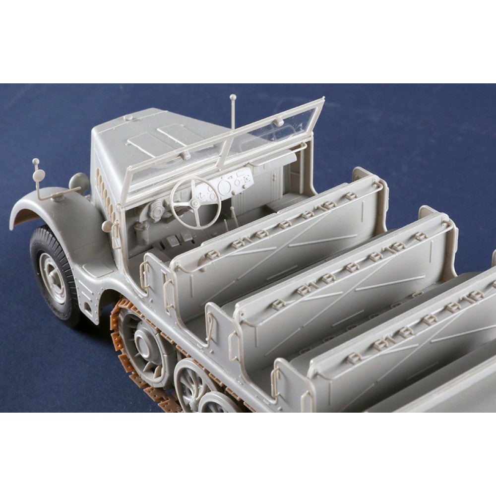 Trumpeter 09575 1/35 Schwerer Zugkraftwagen 18 t Sd.Kfz.9 Artillery Version 9580208095752