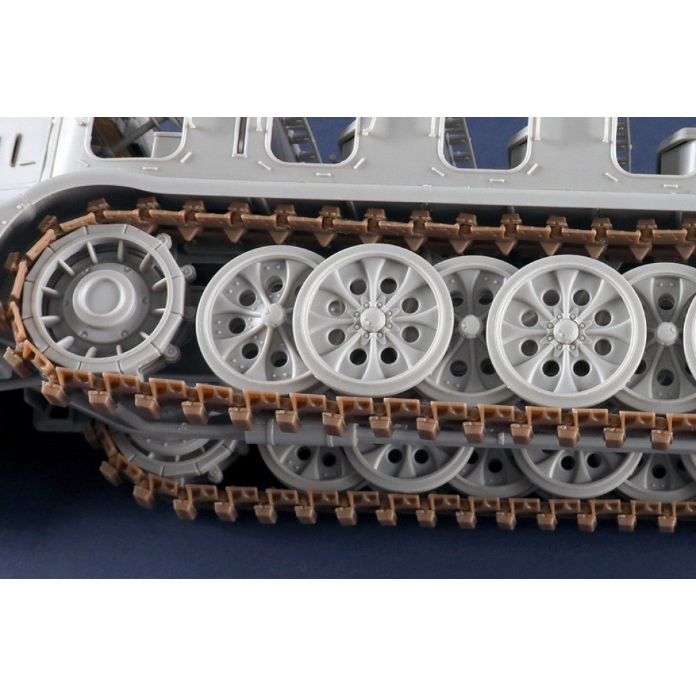 Trumpeter 09575 1/35 Schwerer Zugkraftwagen 18 t Sd.Kfz.9 Artillery Version 9580208095752