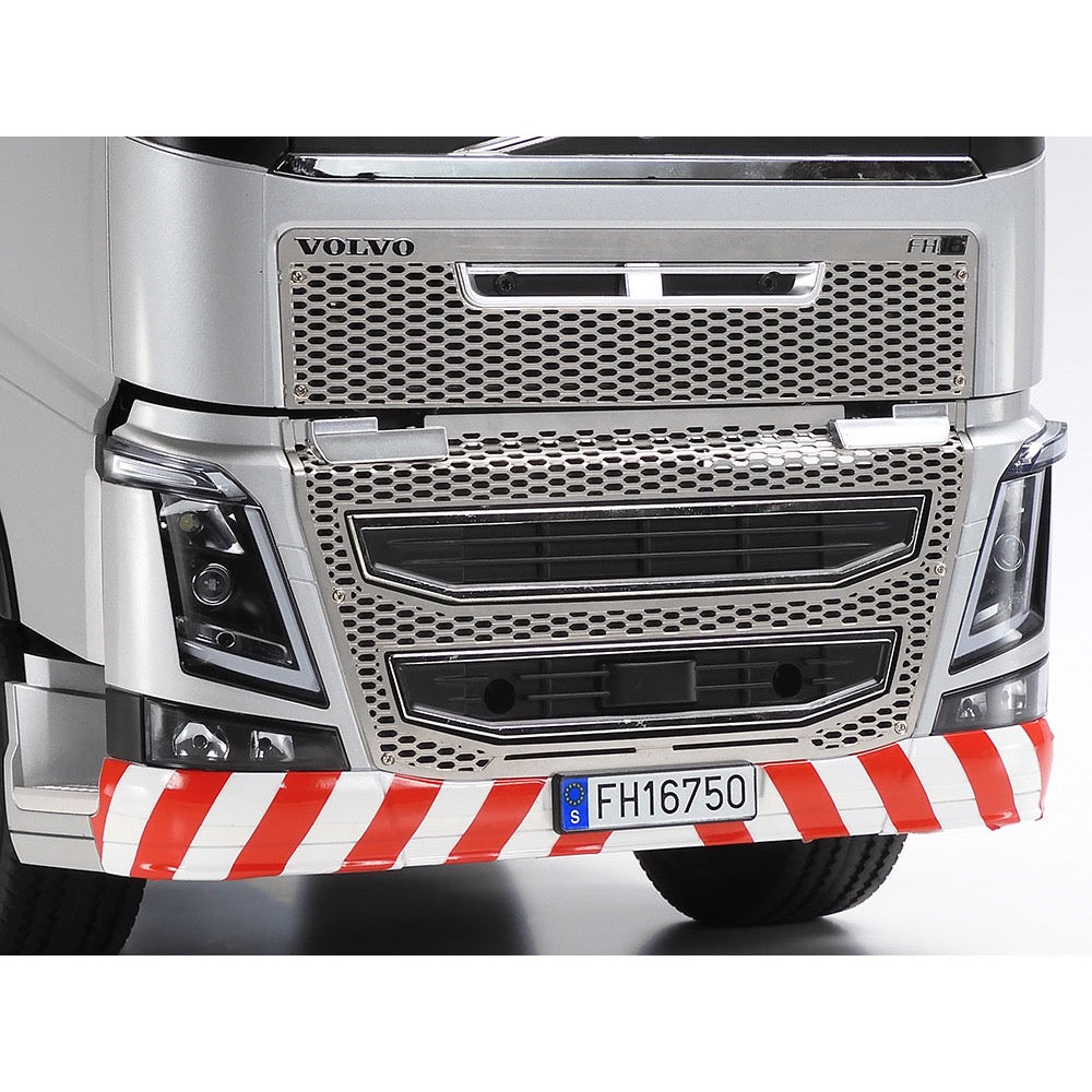 Tamiya 47528 Volvo FH16 Globetrotter 750 8×4 RC Tow Truck (Silver Edition)