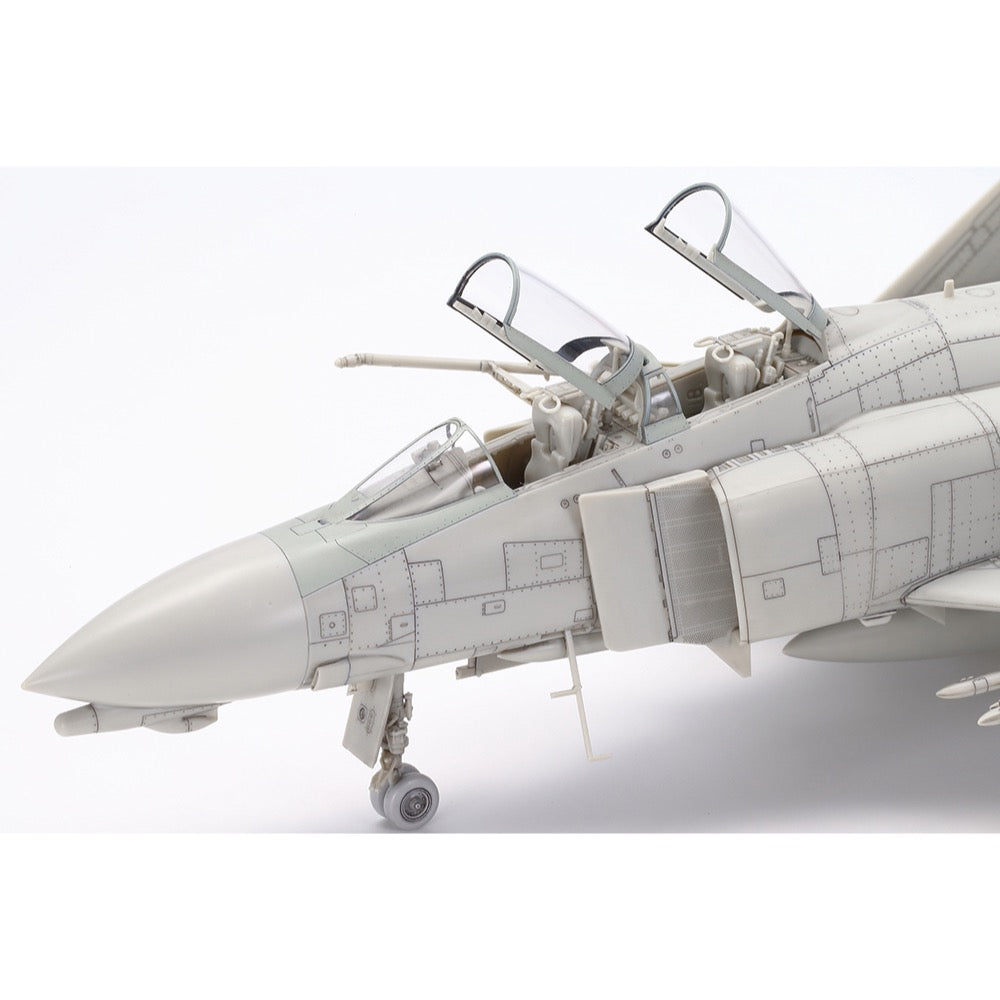 Tamiya 61121 1/48 McDonnell Douglas F-4B Phantom II