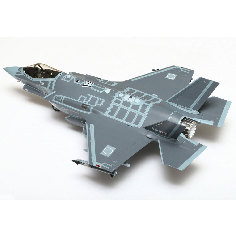 Tamiya 25414 1/32 F-35A Lightning II with JASDF Markings Limited Edition
