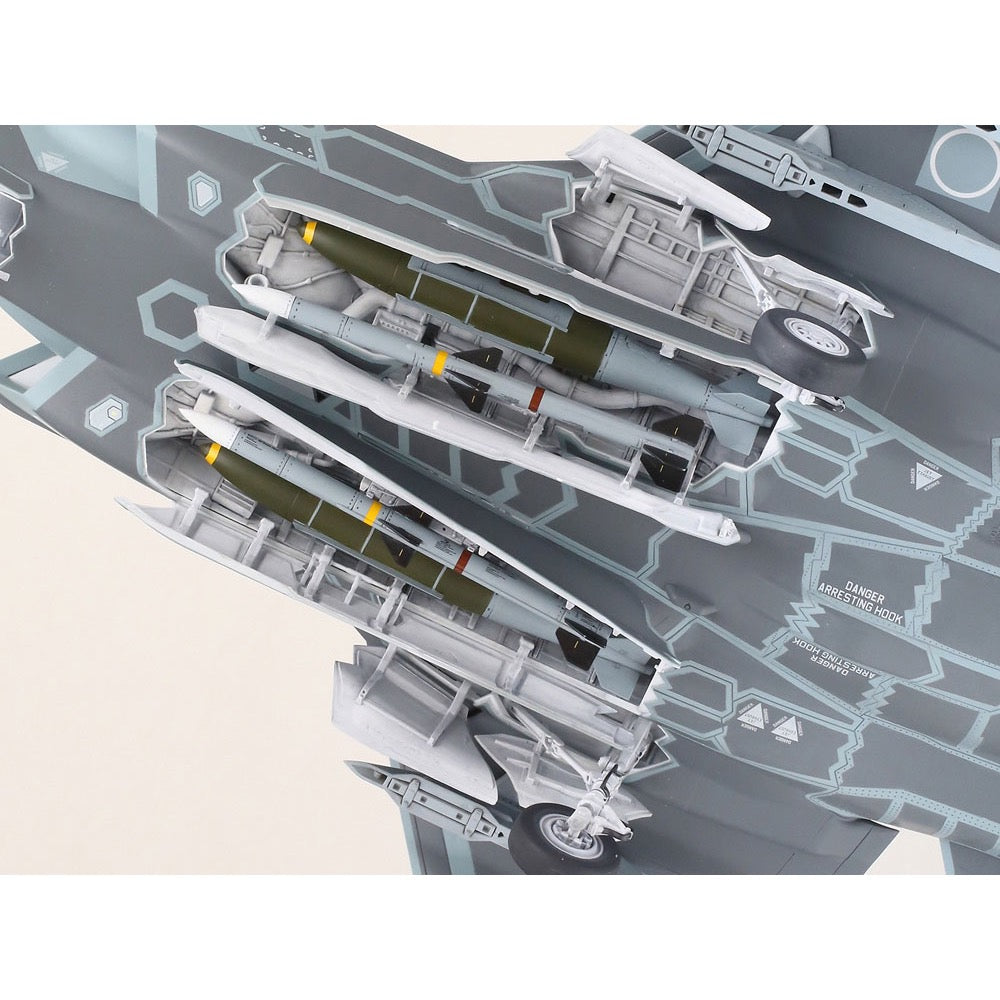 Tamiya 25414 1/32 F-35A Lightning II with JASDF Markings Limited Edition