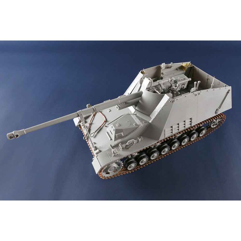 Trumpeter 1/16 German Sd.Kfz.164 Nashorn Plastic Model Kit