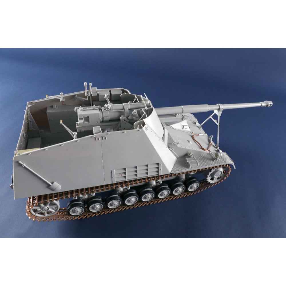 Trumpeter 1/16 German Sd.Kfz.164 Nashorn Plastic Model Kit