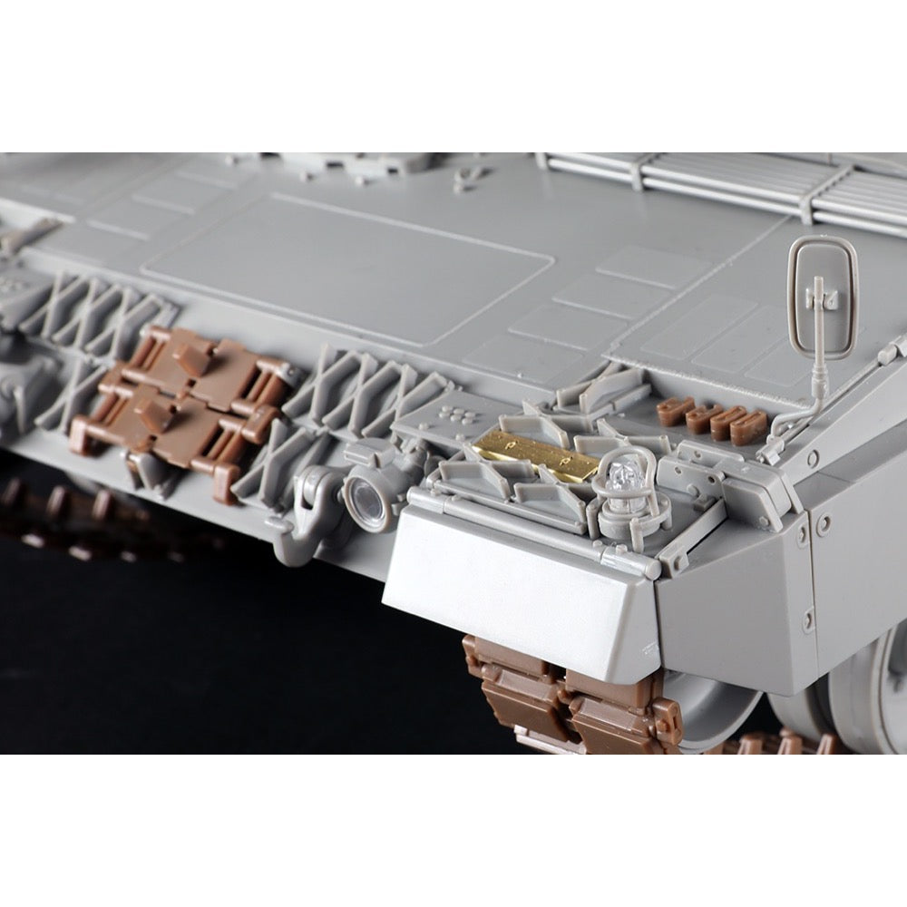 Trumpeter 1/16 German Leopard 2A6 MBT