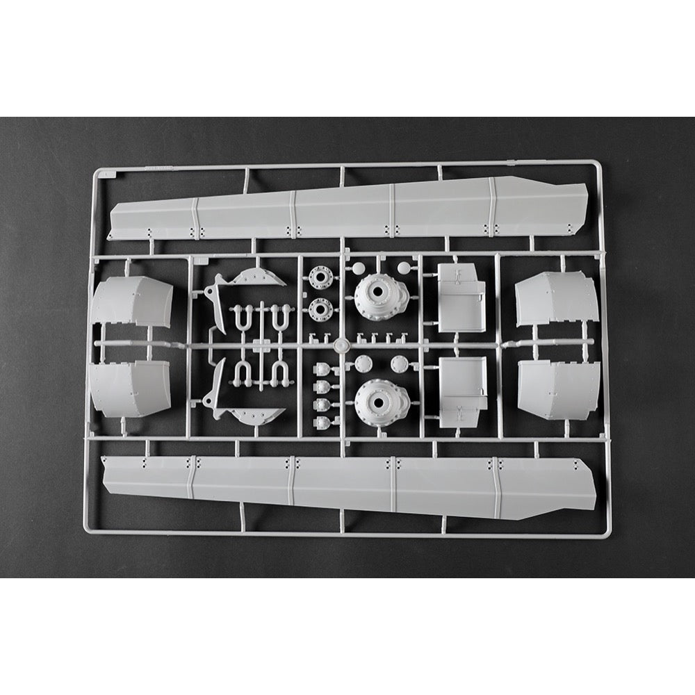 Trumpeter 1/16 Pz.Kpfw.VI Sd.Kfz.182 Tiger II (Henschel 105mm) Plastic Model Kit
