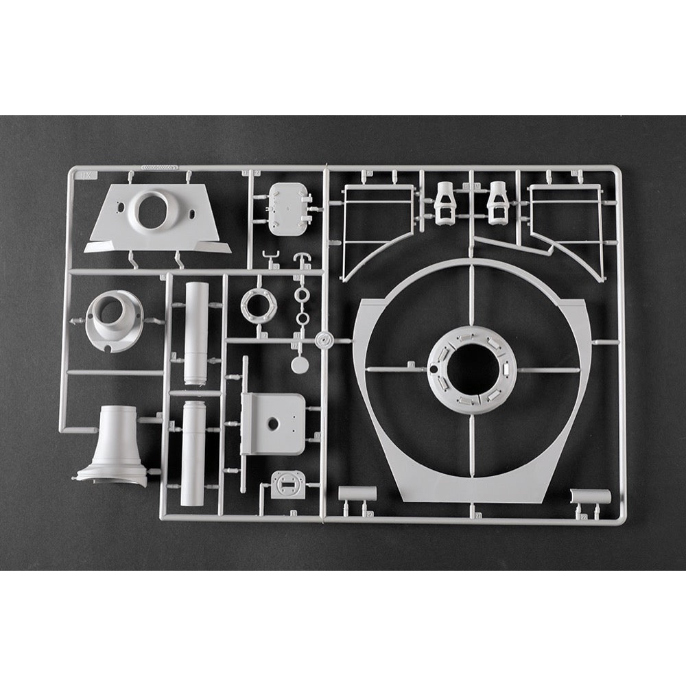 Trumpeter 1/16 Pz.Kpfw.VI Sd.Kfz.182 Tiger II (Henschel 105mm) Plastic Model Kit