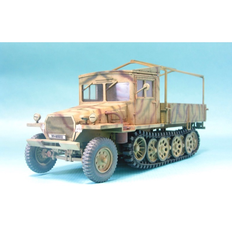AFV 35047 1/35 SdKfz 251 Ausf D2
