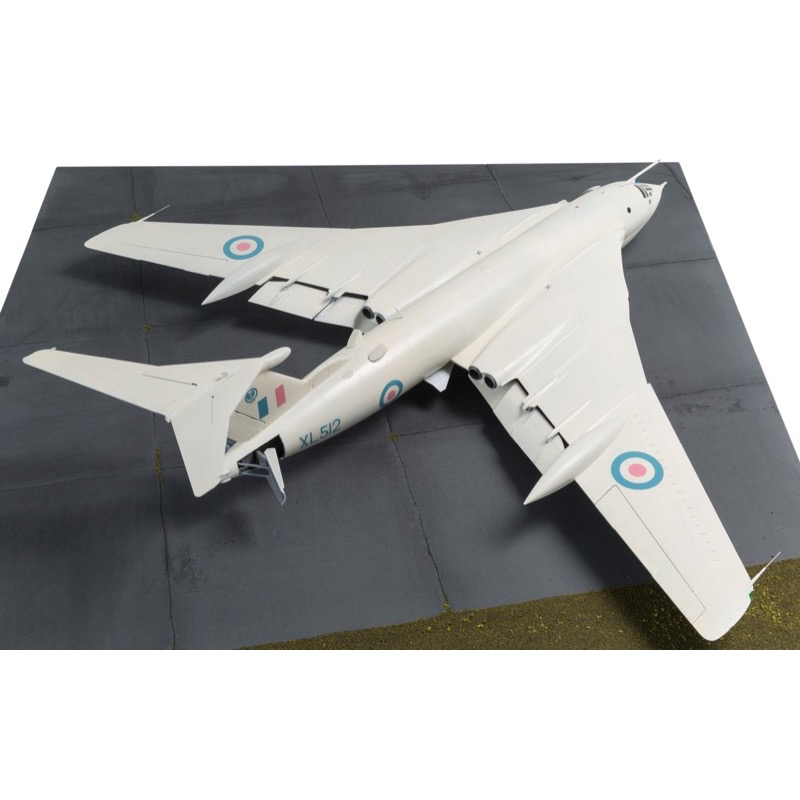 Airfix A12008 1/72 Handley Page Victor B.2