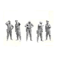 Border Model 1/35 German Bomber Pilots for He111 Ground Condition