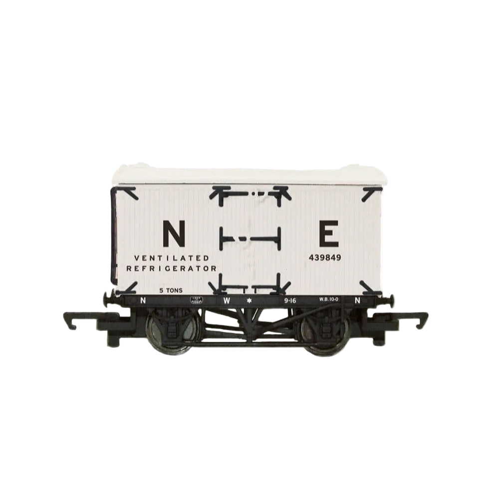 Hornby R60350 OO RailRoad Refrigerator Van