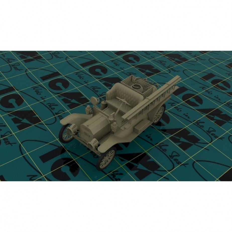 ICM 24017 1/24 Model T 1914 Fire Truck with Crew