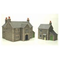 Metcalfe PO250 OO/HO Manor Farm House Card Kit | Metro Hobbies