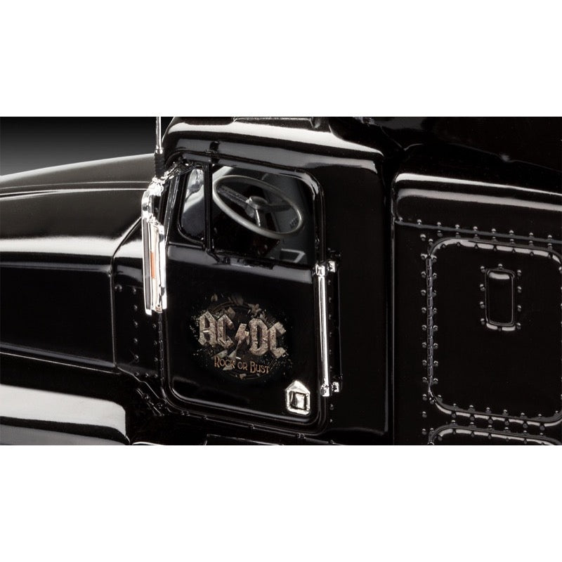 Revell 07453 1/32 AC/DC Tour Truck and Trailer