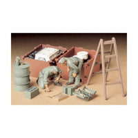 Tamiya 35180 1/35 German Tank Engine Maintenance Crew Set